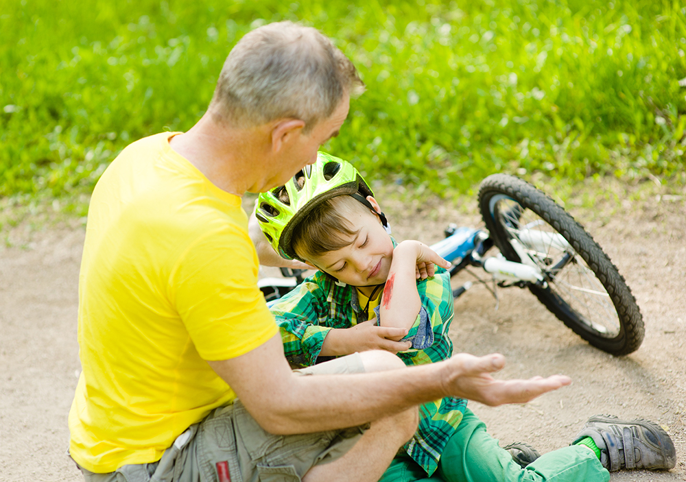 desvanecer las cicatrices cuando los niños se caen